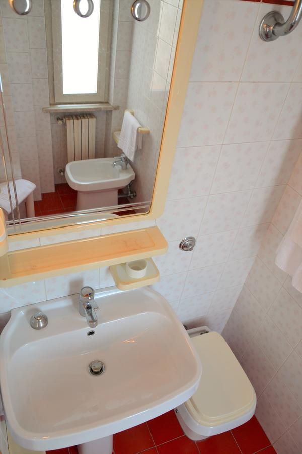 ג'וליאנובה Hotel Antares Garni מראה חיצוני תמונה