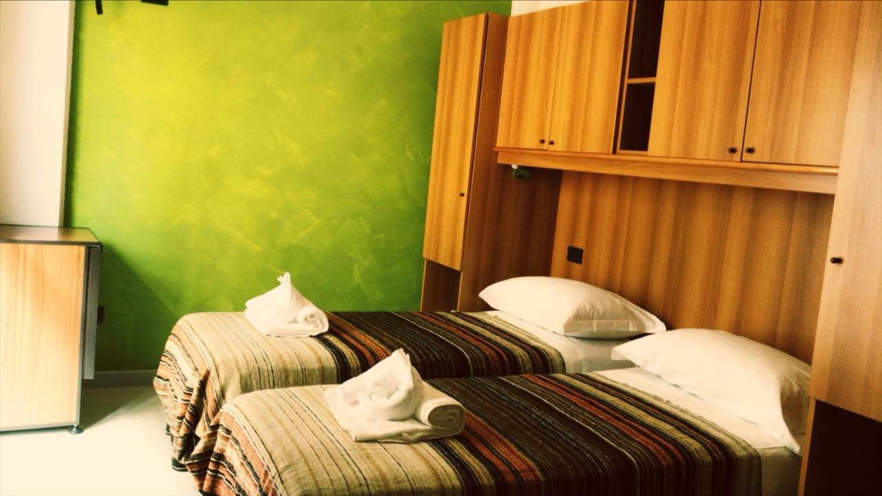 ג'וליאנובה Hotel Antares Garni מראה חיצוני תמונה